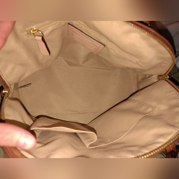 Coach Peyton Cora Leather handbag - Picture 6 of 10